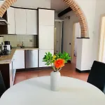 Lejlighed La Casa Di Giulia With Air Conditioning, Wifi And Private Parking *