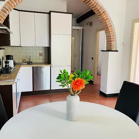 Apartment La Casa Di Giulia With Air Conditioning, Wifi And Private Parking *